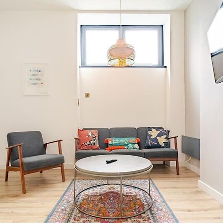 Stunning 2 Bed Apartment, Heart Of The Barbican Plymouth Bagian luar foto