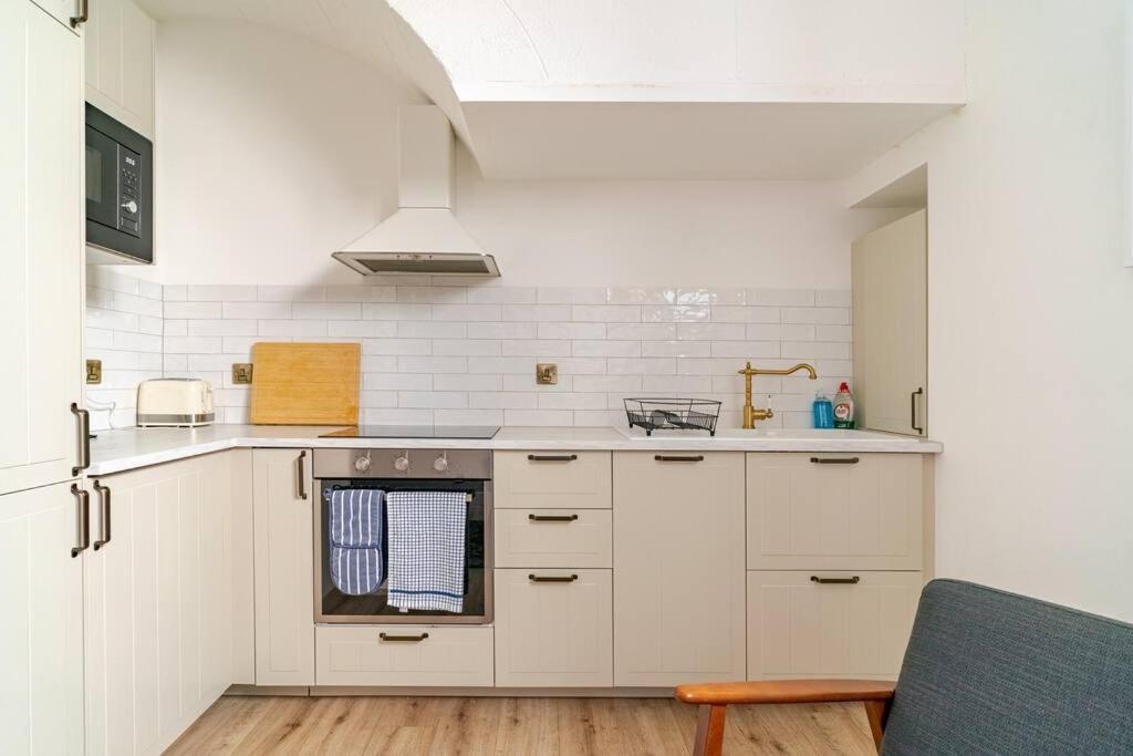Stunning 2 Bed Apartment, Heart Of The Barbican Plymouth Bagian luar foto